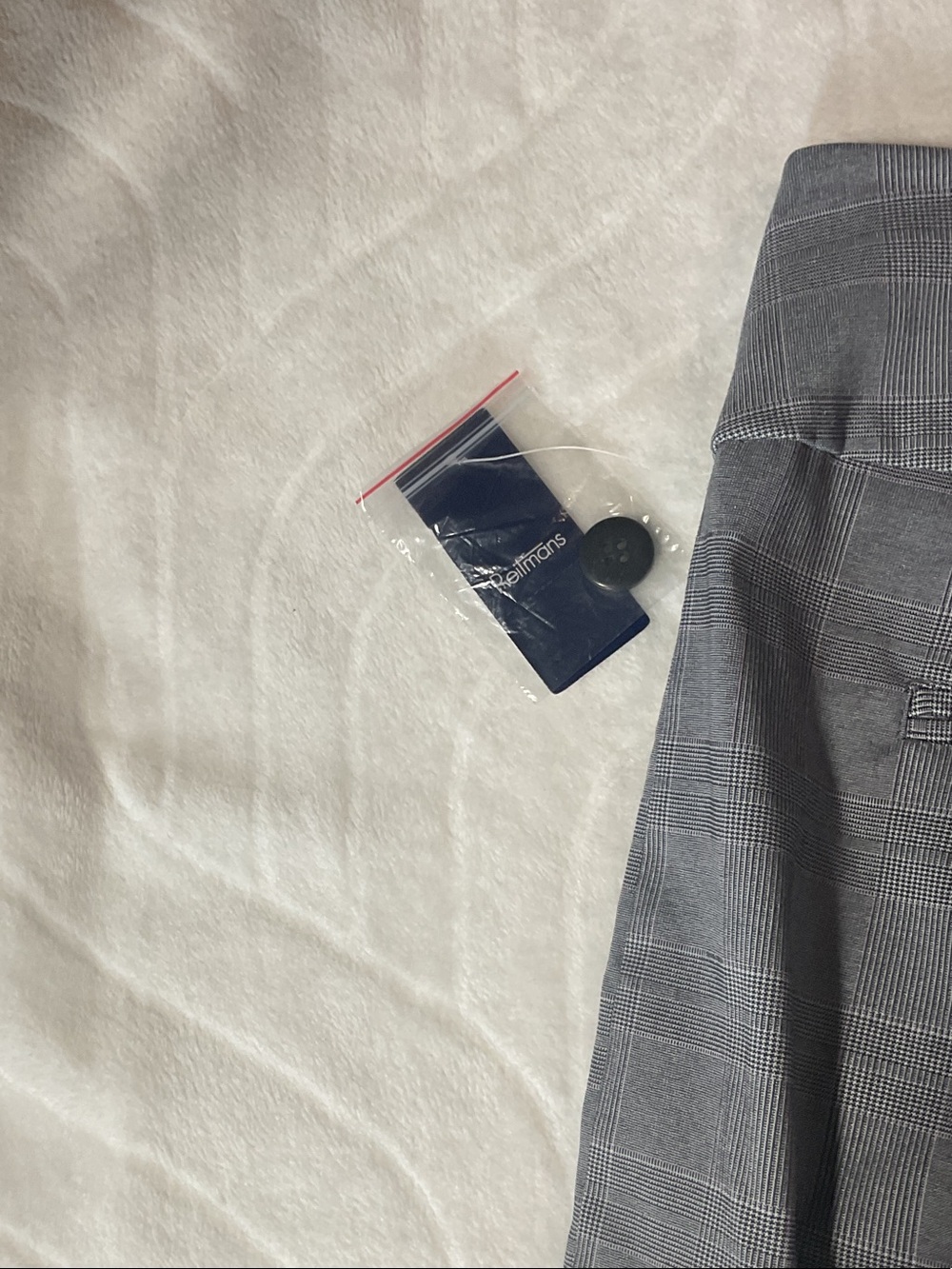 Reitmans Gray Plaid Capris - Picture 3 of 5